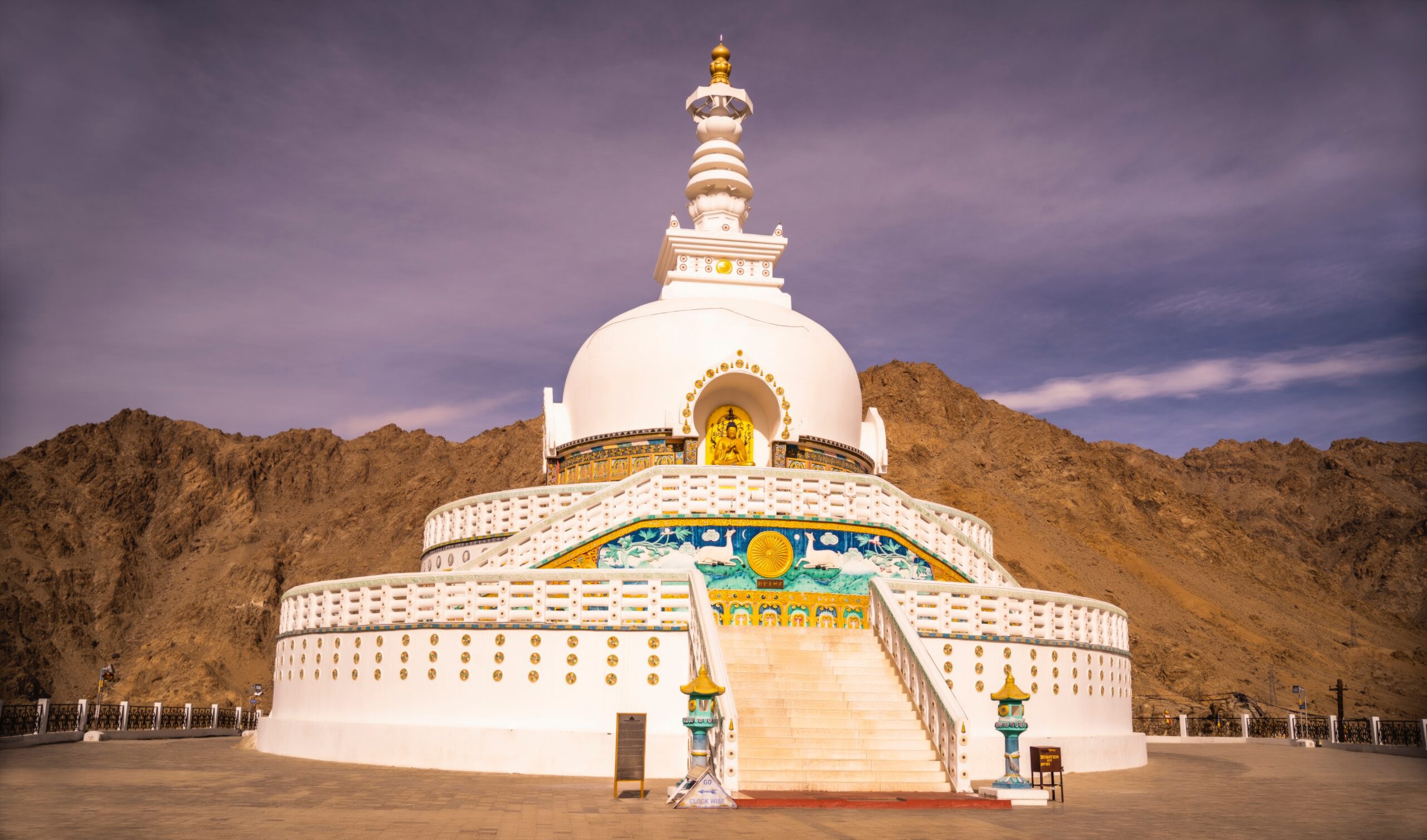 ladakh tourist places in hindi