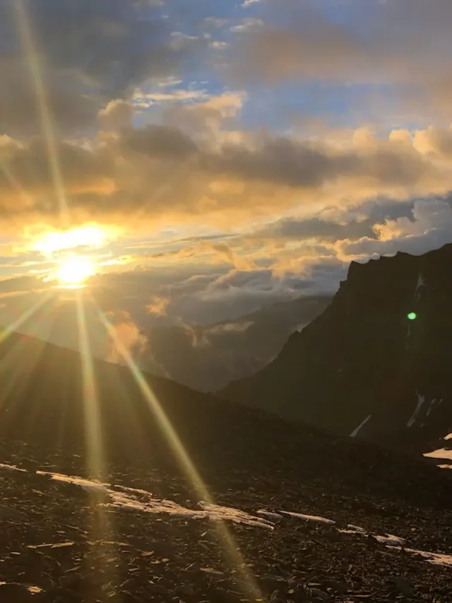 Life of Stok Palace: From Sunrise to Sunset